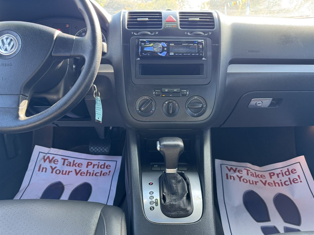 2006 Volkswagen Jetta - $8,880