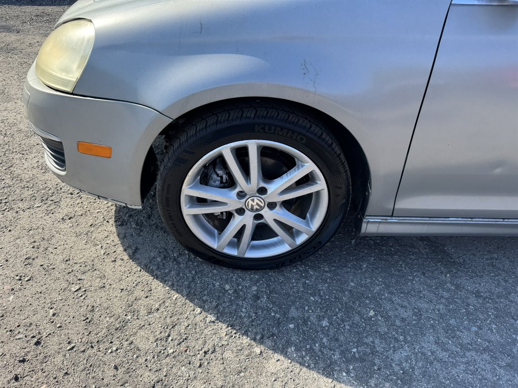 2006 Volkswagen Jetta - $8,880