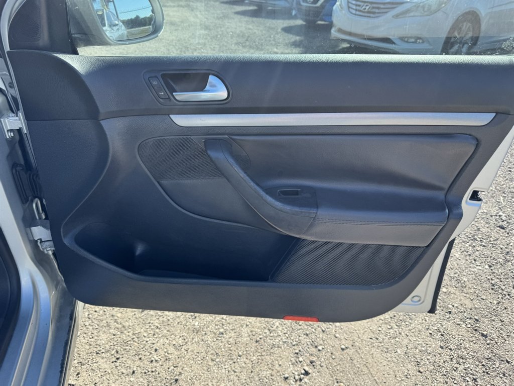 2006 Volkswagen Jetta - $8,880