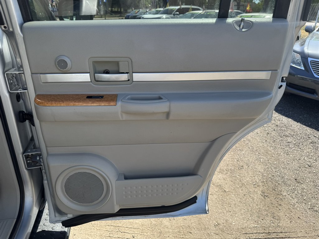 2007 Chrysler Aspen - $8,880