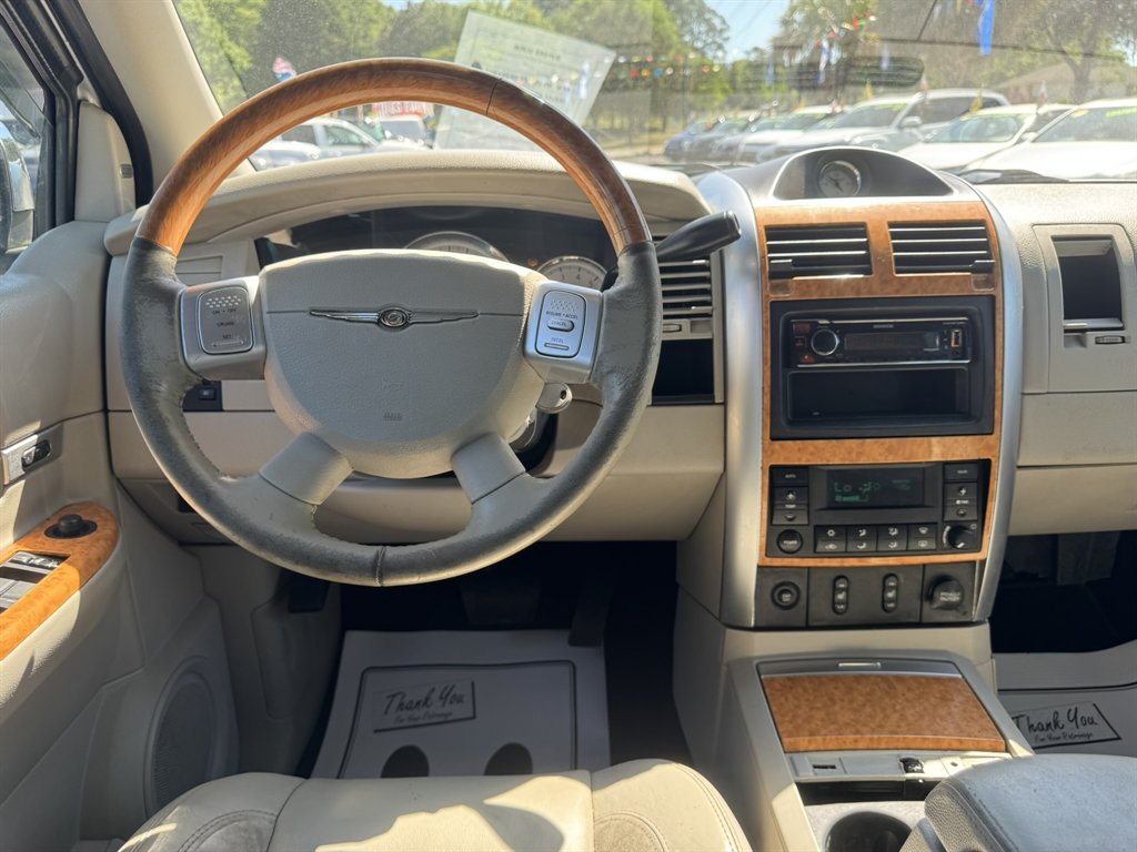 2007 Chrysler Aspen - $8,880