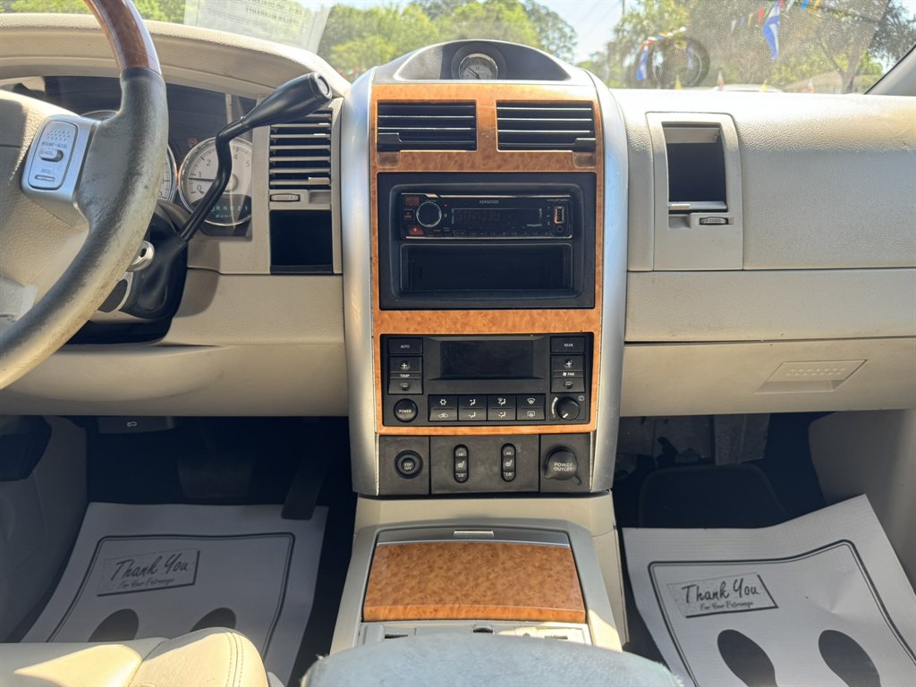 2007 Chrysler Aspen - $8,880