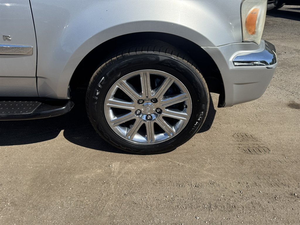 2007 Chrysler Aspen - $8,880