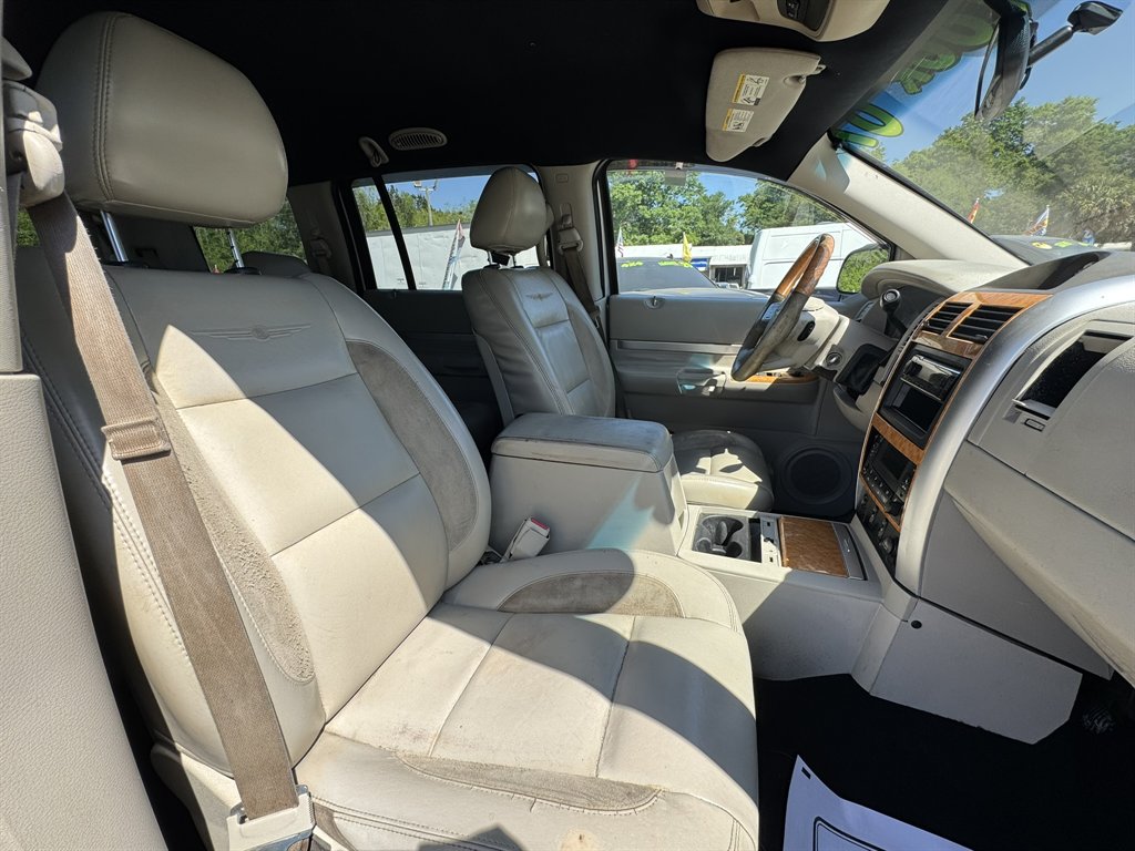 2007 Chrysler Aspen - $8,880