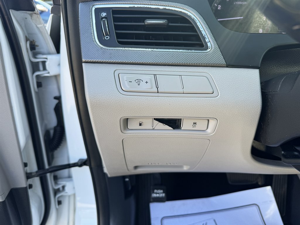 2016 Hyundai Sonata - $12,890