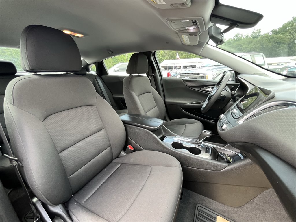 2020 Chevrolet Malibu LT photo