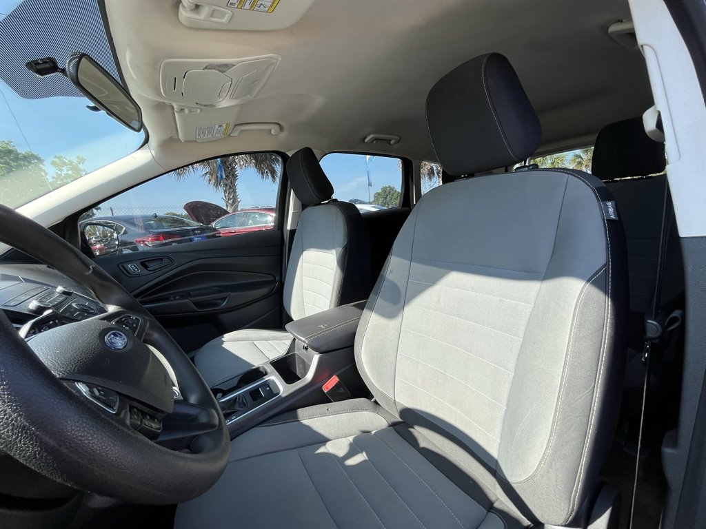 2019 Ford Escape S photo
