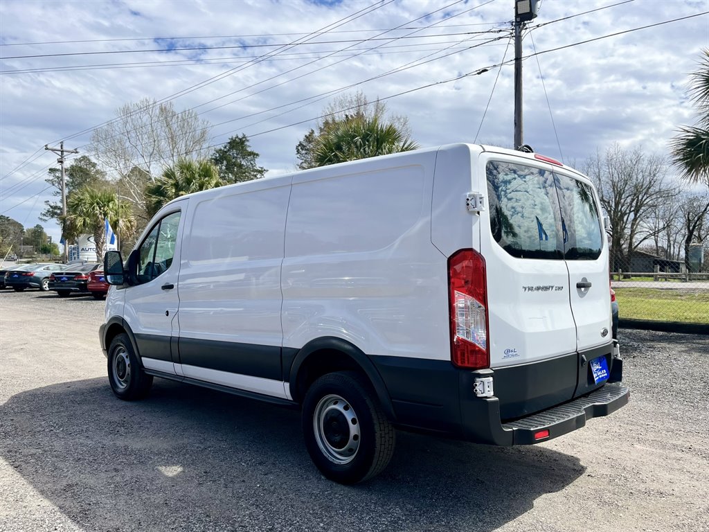 2017 Ford T250 Vans Cargo photo