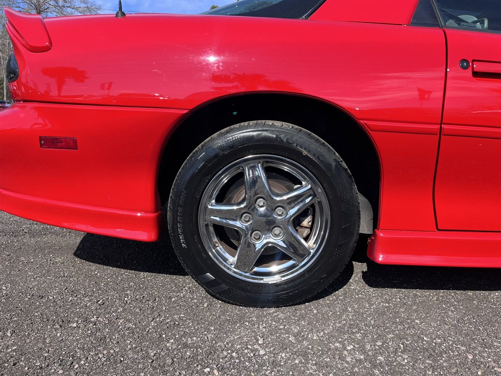 1999 Chevrolet Camaro photo