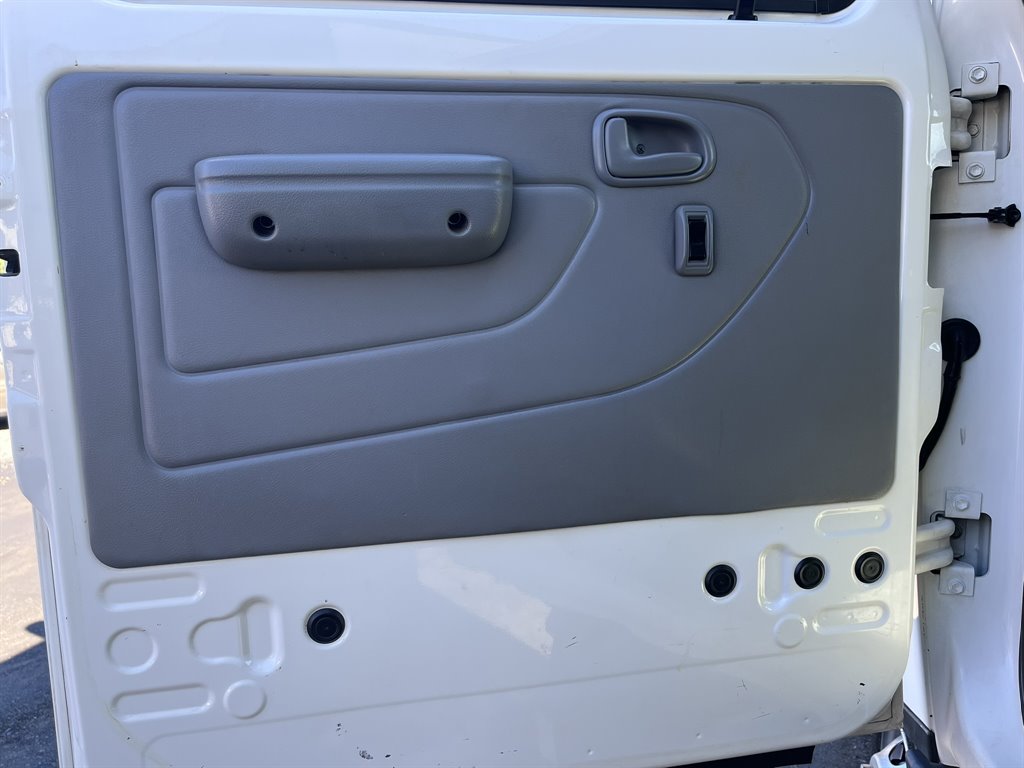 2016 Hino Xjc740 / Xfc740 - $19,980