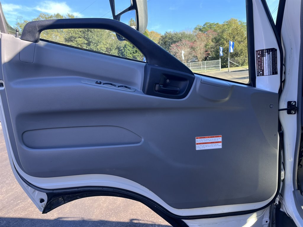 2016 Hino Xjc740 / Xfc740 - $19,980