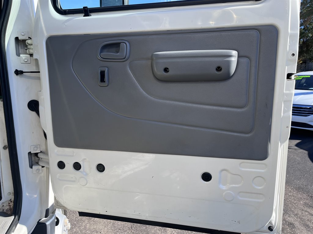 2016 Hino Xjc740 / Xfc740 - $19,980