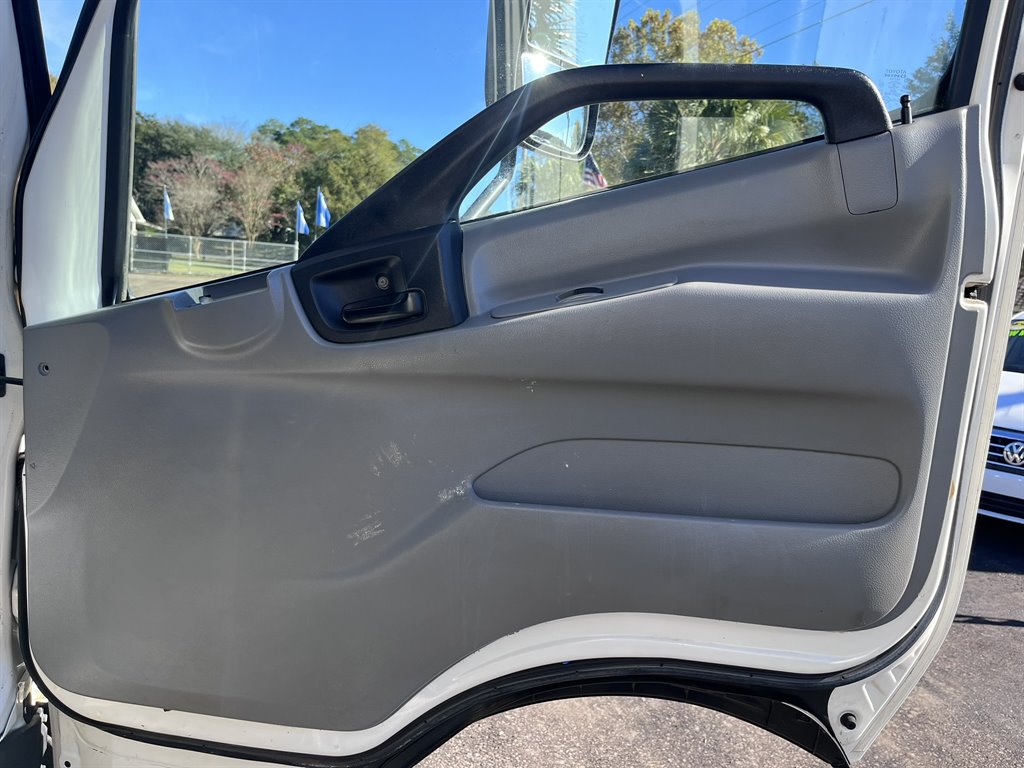 2016 Hino Xjc740 / Xfc740 - $19,980