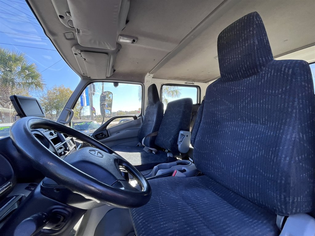 2016 Hino Xjc740 / Xfc740 - $19,980