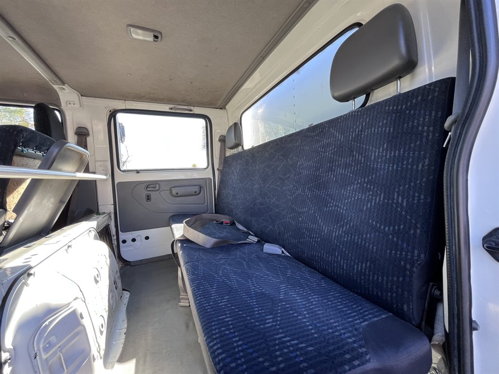 2016 Hino Xjc740 / Xfc740 - $19,980