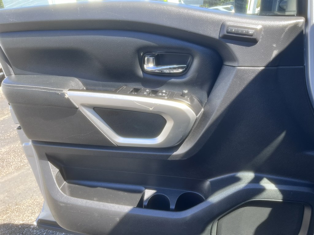 2017 Nissan Titan XD PRO-4x photo