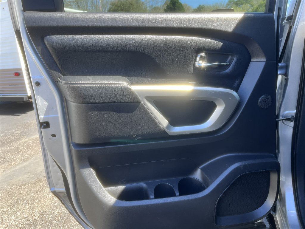 2017 Nissan Titan XD PRO-4x photo