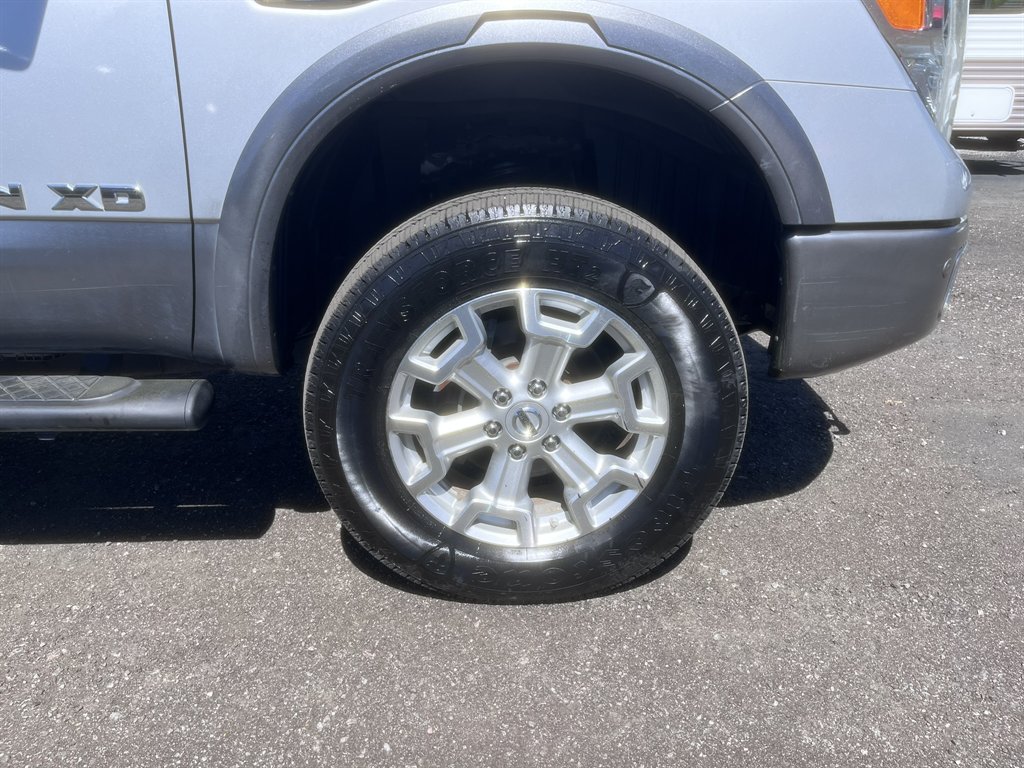 2017 Nissan Titan XD PRO-4x photo