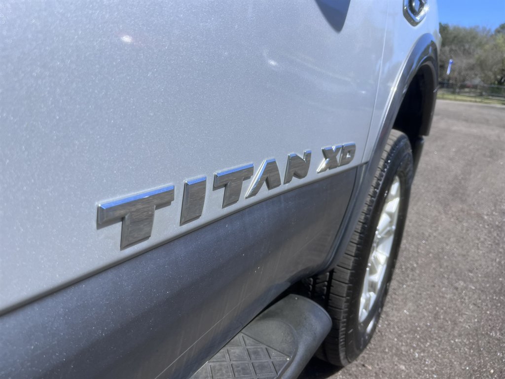 2017 Nissan Titan XD PRO-4x photo