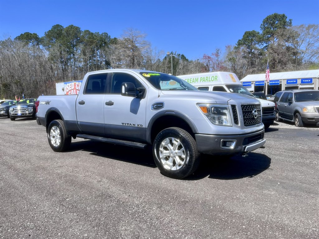 2017 Nissan Titan XD PRO-4x photo