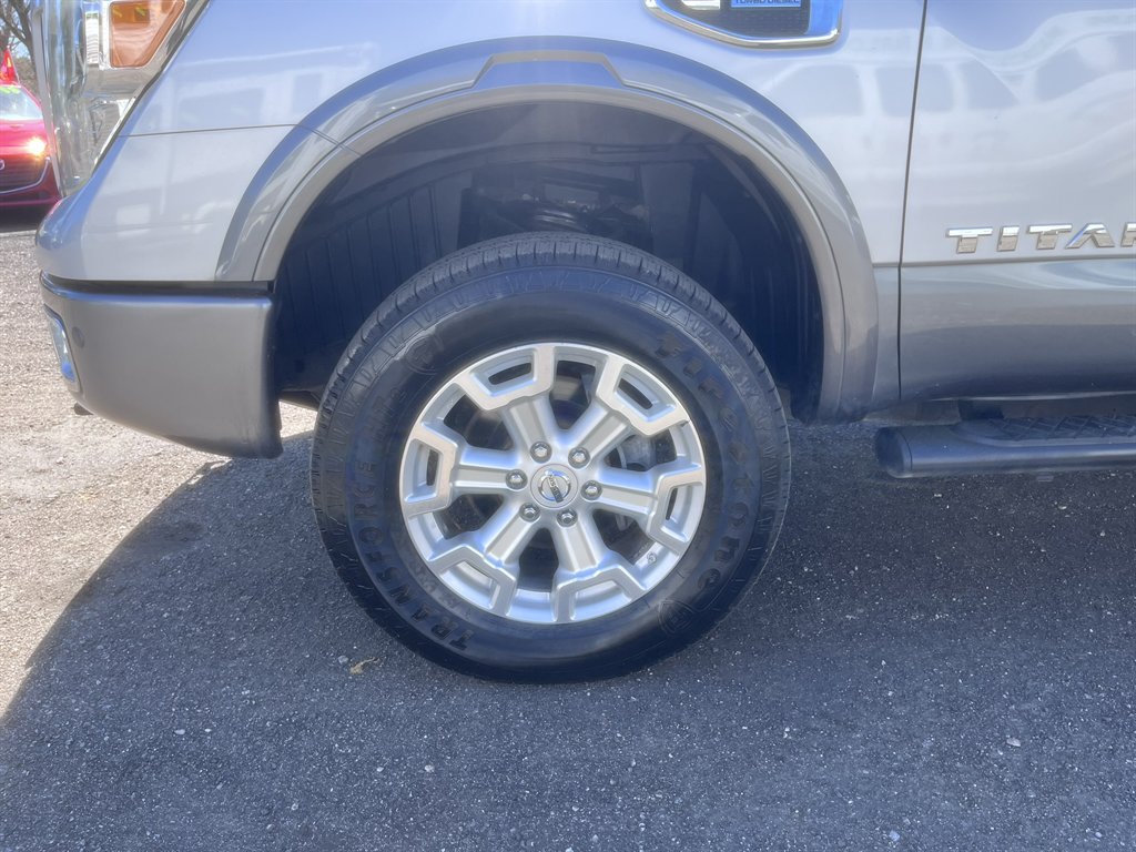 2017 Nissan Titan XD PRO-4x photo