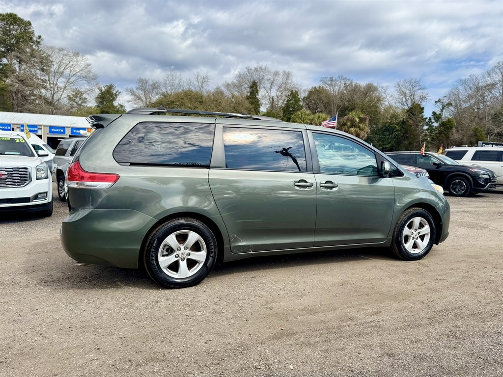 2013 Toyota Sienna - $11,880