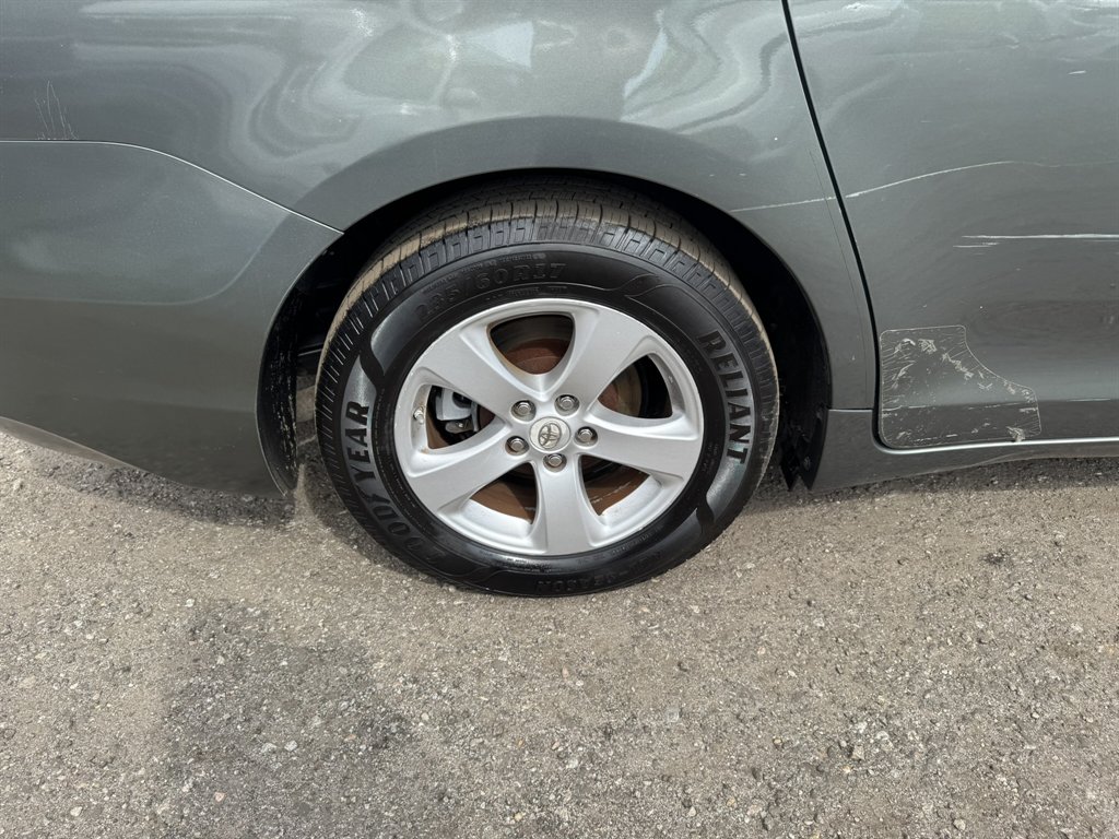 2013 Toyota Sienna - $11,880