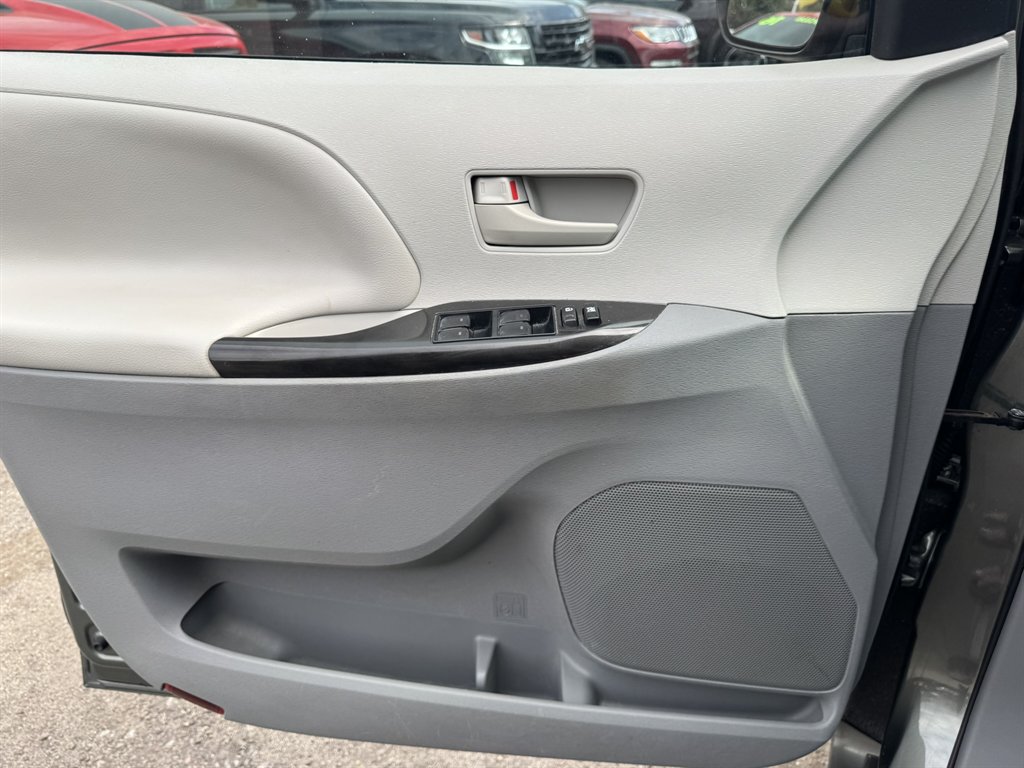 2013 Toyota Sienna - $11,880