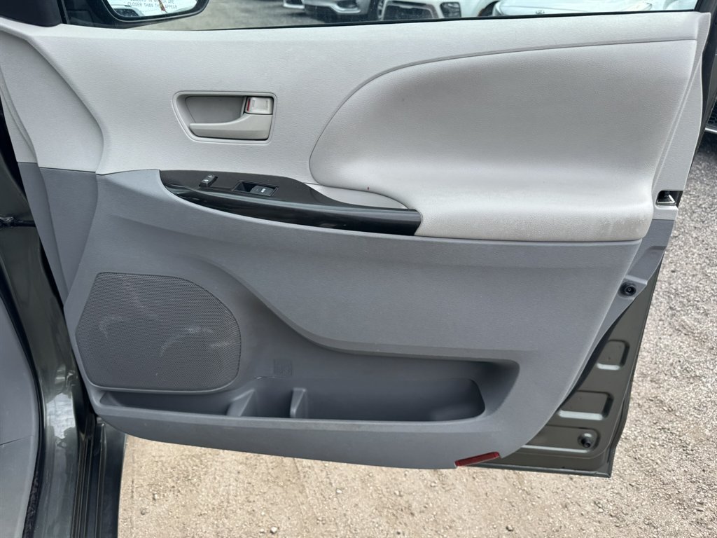 2013 Toyota Sienna - $11,880