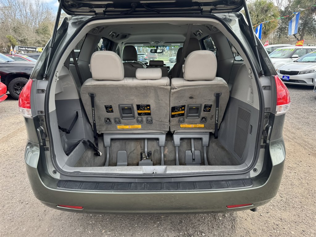 2013 Toyota Sienna - $11,880