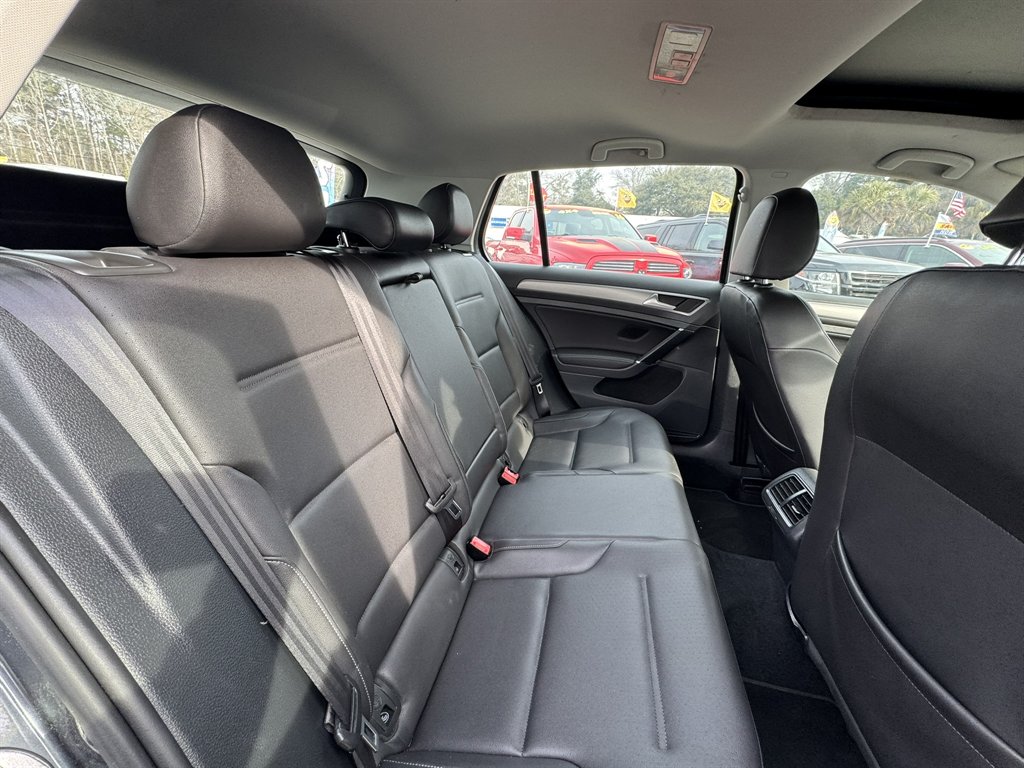 2015 Volkswagen Golf - $11,565