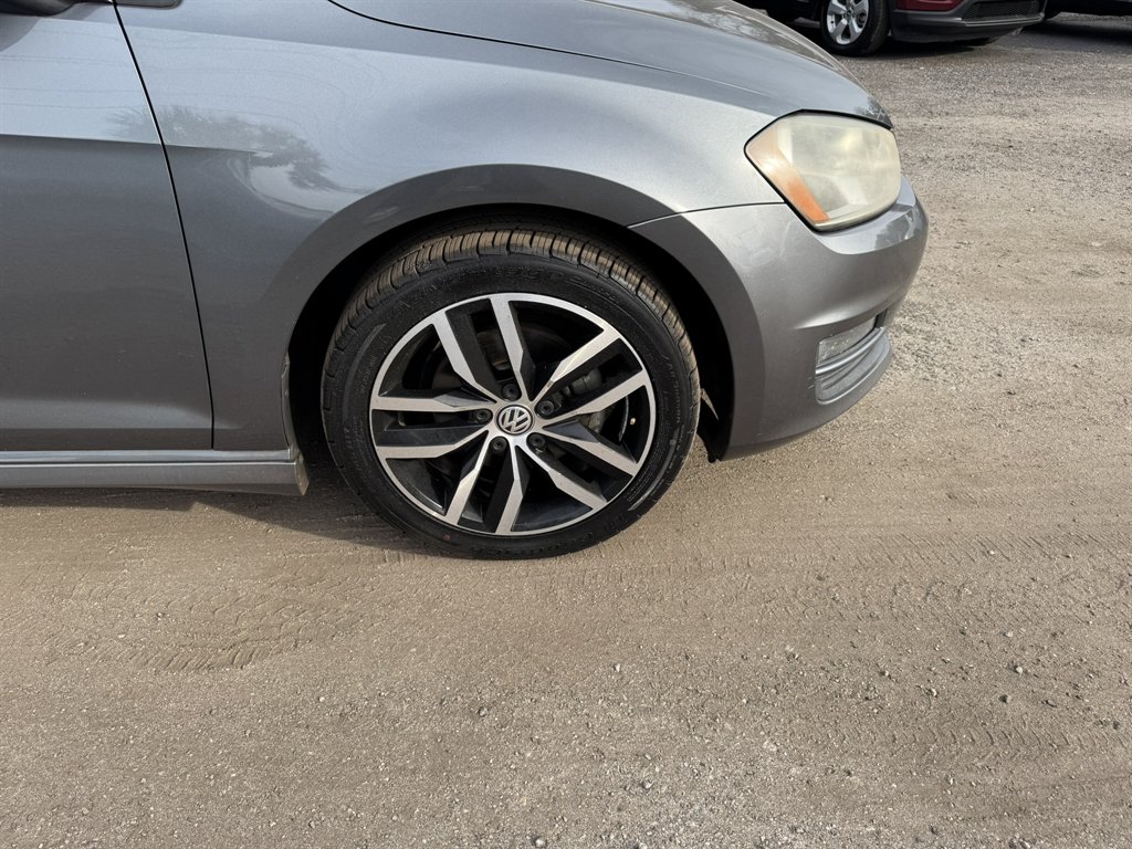 2015 Volkswagen Golf - $11,565