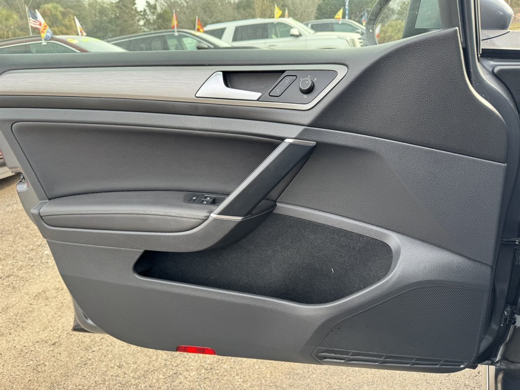 2015 Volkswagen Golf - $11,565