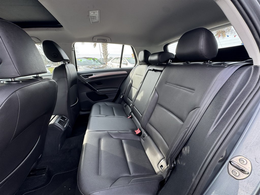 2015 Volkswagen Golf - $11,565