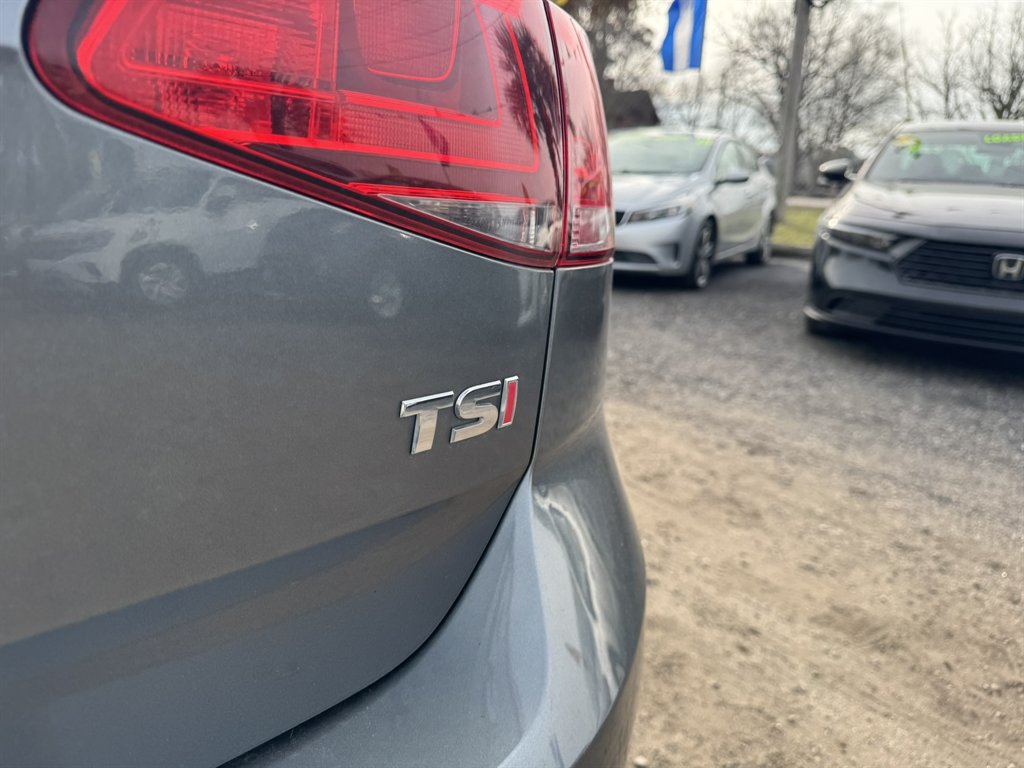 2015 Volkswagen Golf - $11,565