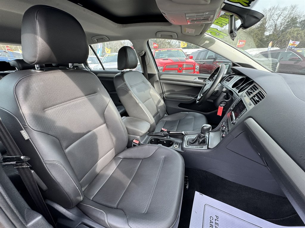 2015 Volkswagen Golf - $11,565