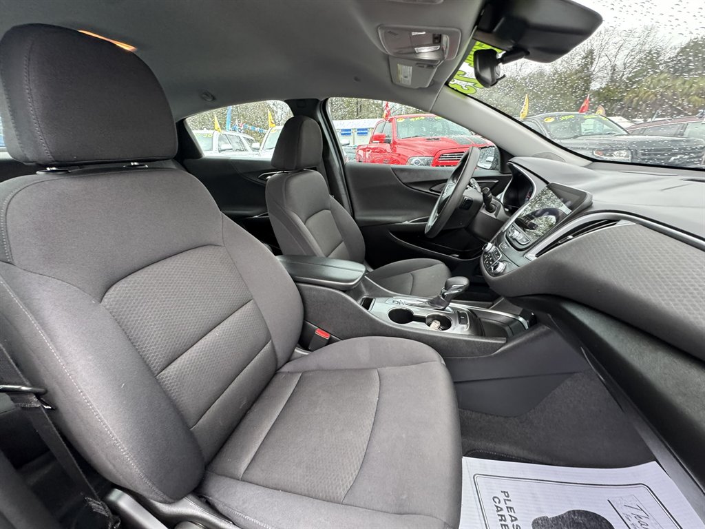 2023 Chevrolet Malibu - $21,880