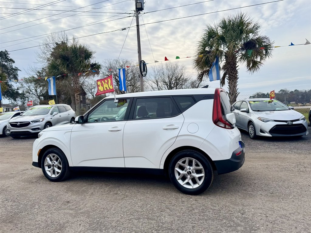 2022 Kia Soul - $17,980