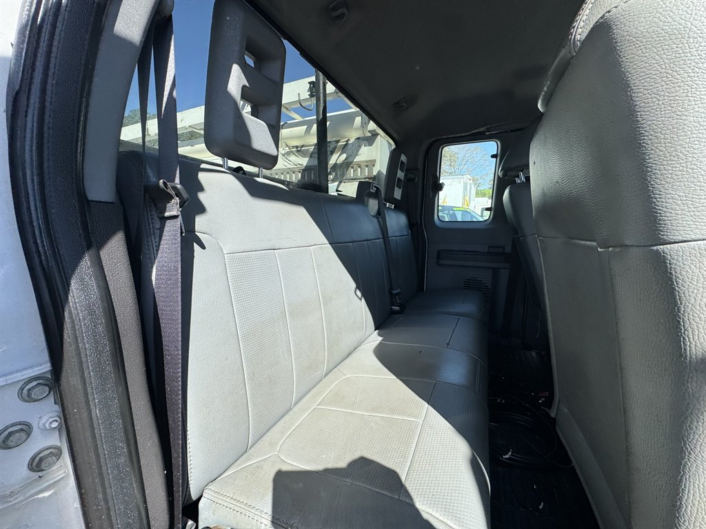 2012 Ford F-550 Super Duty - $29,880