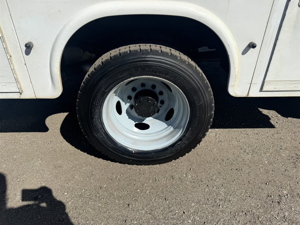 2012 Ford F-550 Super Duty - $29,880