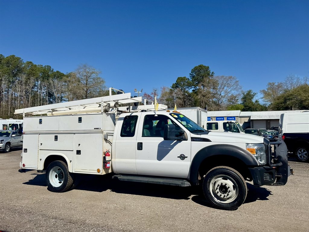 2012 Ford F-550 Super Duty - $29,880