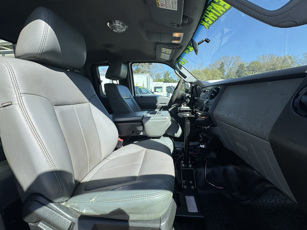 2012 Ford F-550 Super Duty - $29,880