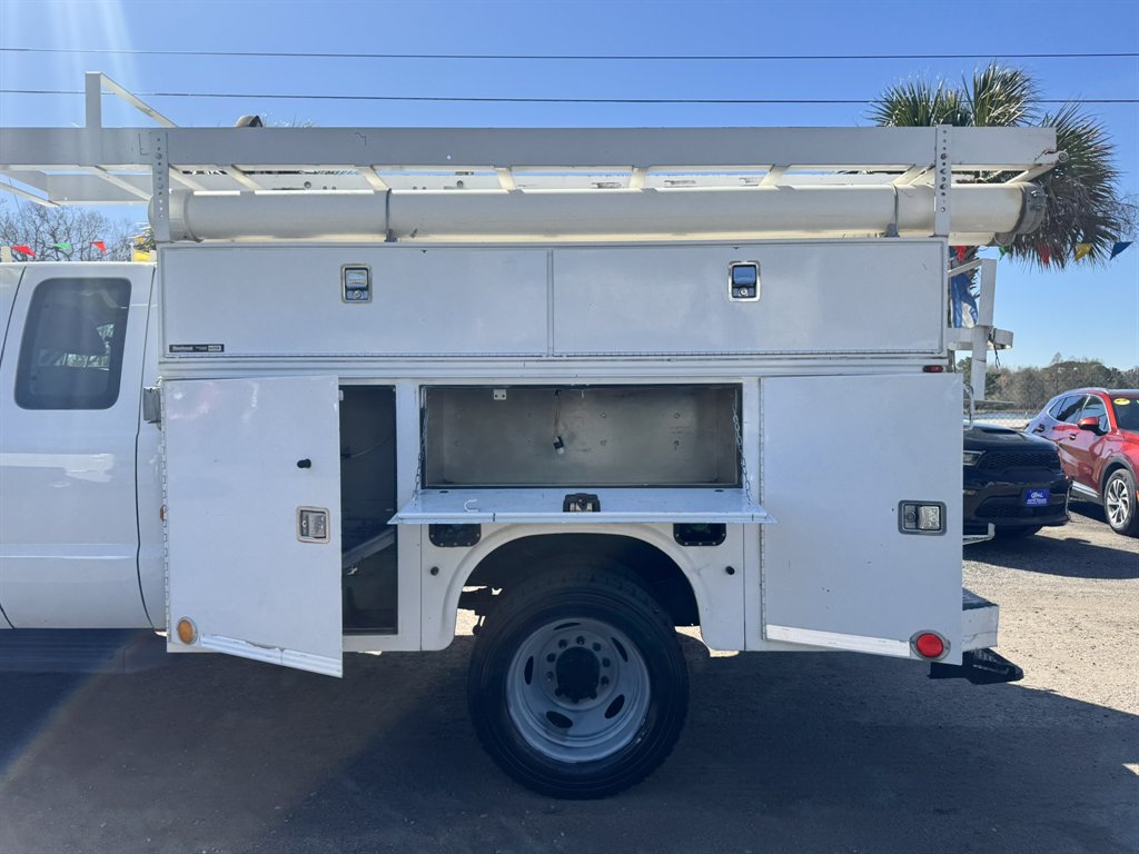 2012 Ford F-550 Super Duty - $29,880