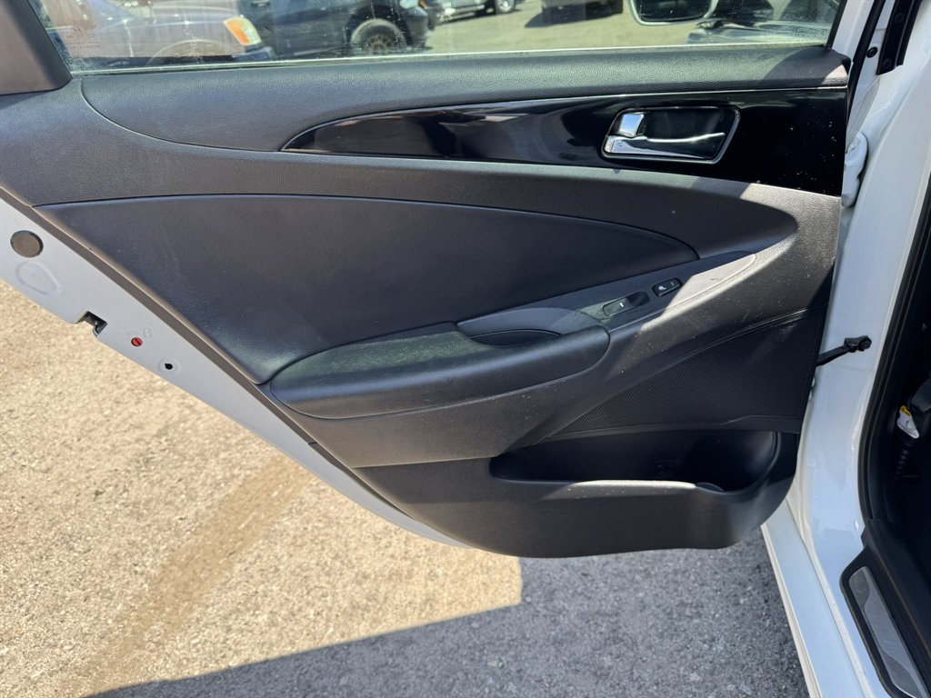 2013 Hyundai Sonata - $11,489
