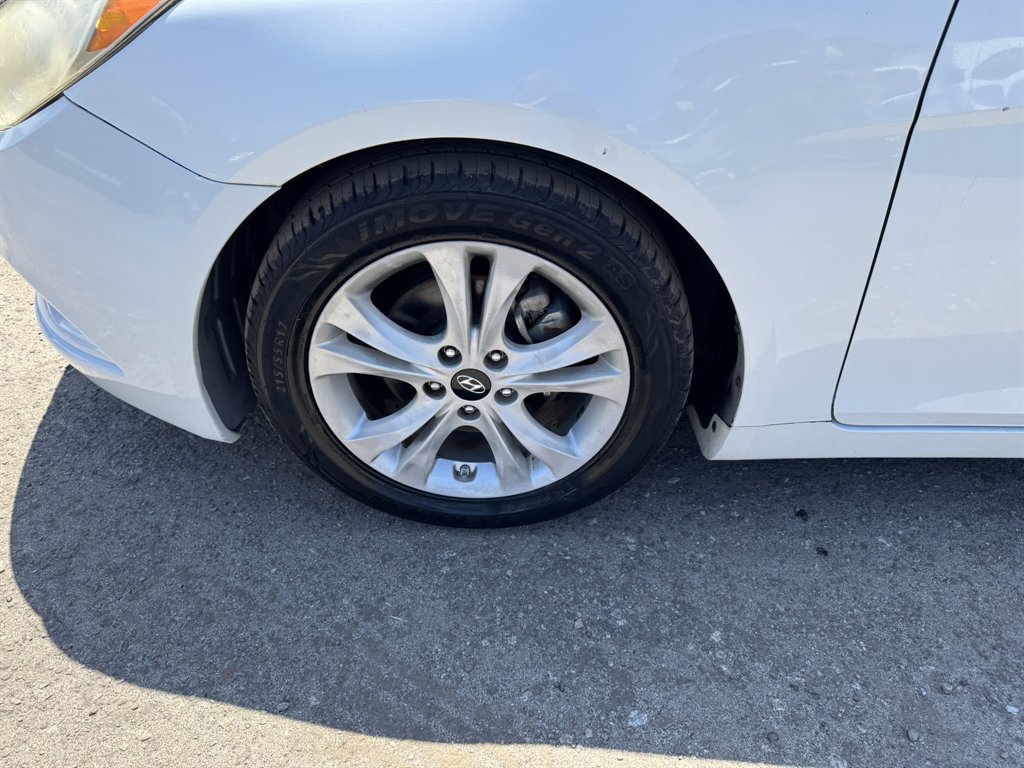2013 Hyundai Sonata - $11,489