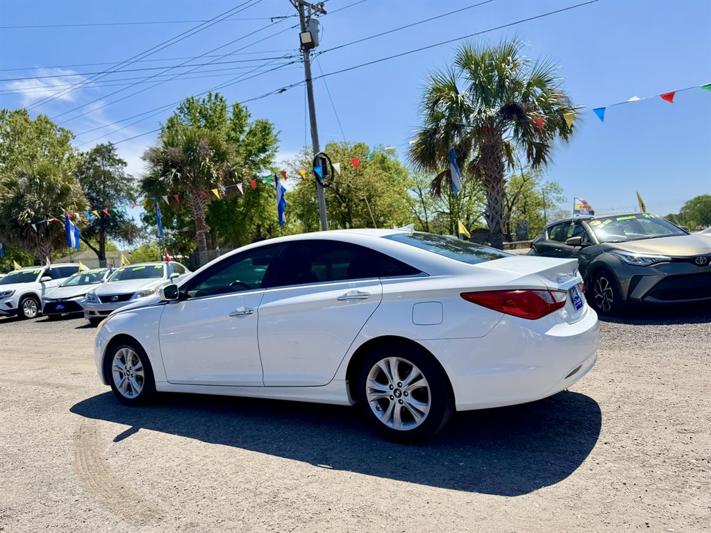 2013 Hyundai Sonata - $11,489