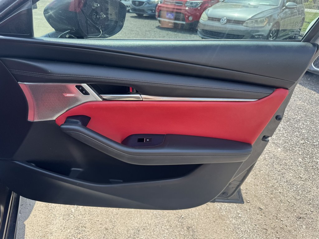 2019 MAZDA MAZDA3 - $3,850