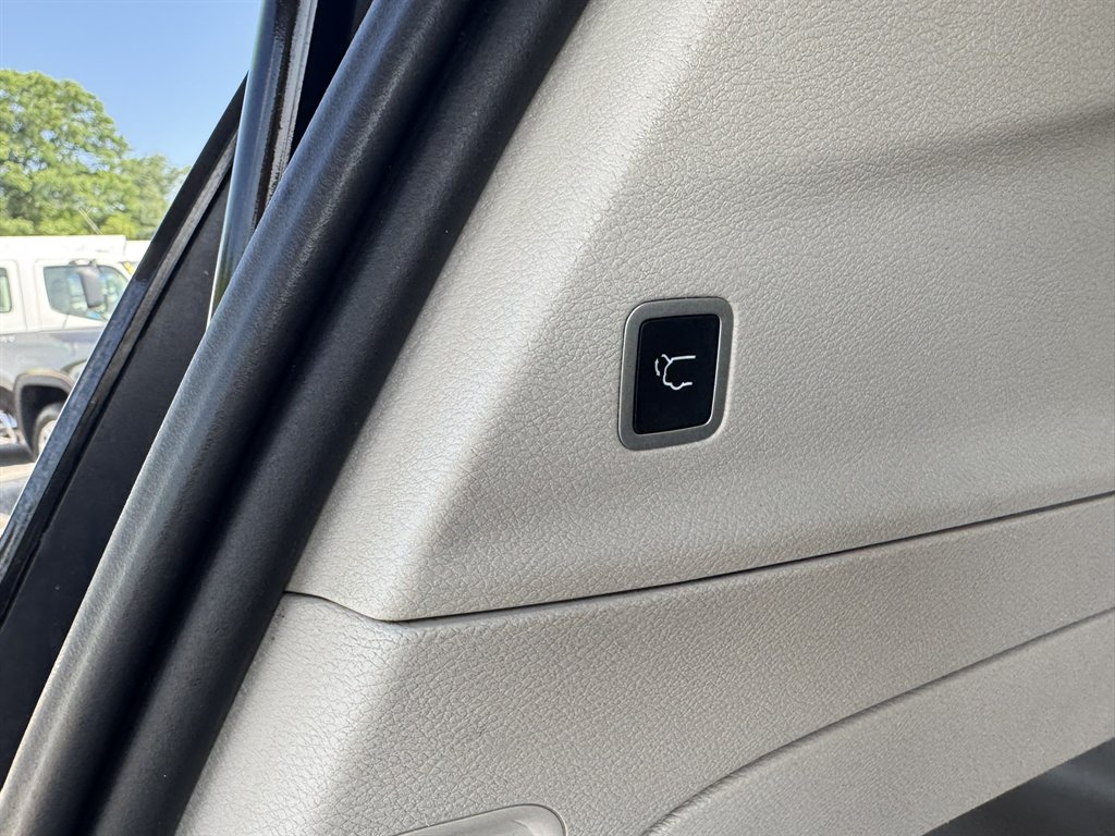 2023 Chrysler Pacifica - $26,600