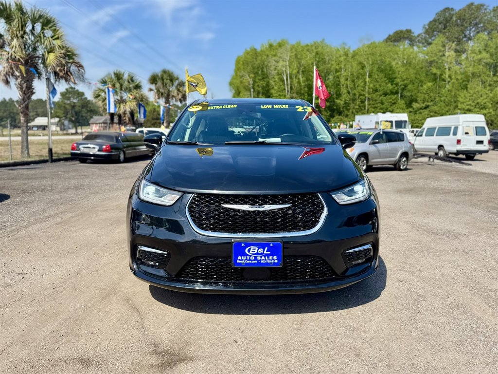 2023 Chrysler Pacifica - $26,600