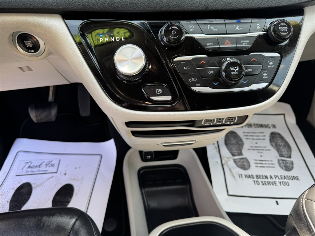 2023 Chrysler Pacifica - $26,600